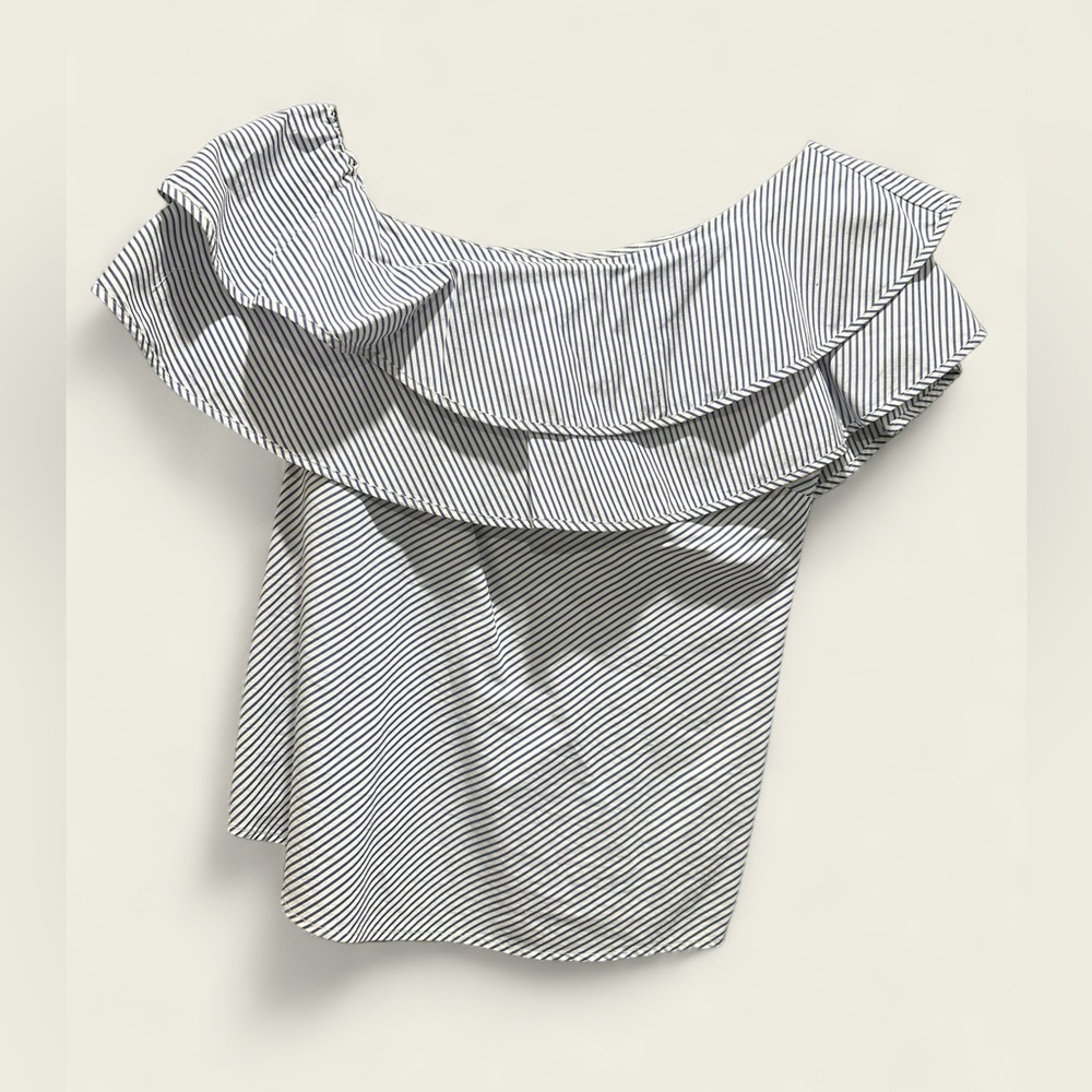 Asymmetrical off the shouldersummer blouse